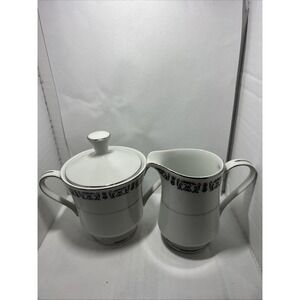Vintage Treasure Chest MAJESTIC Pattern 3001 Creamer & Sugar Bowl